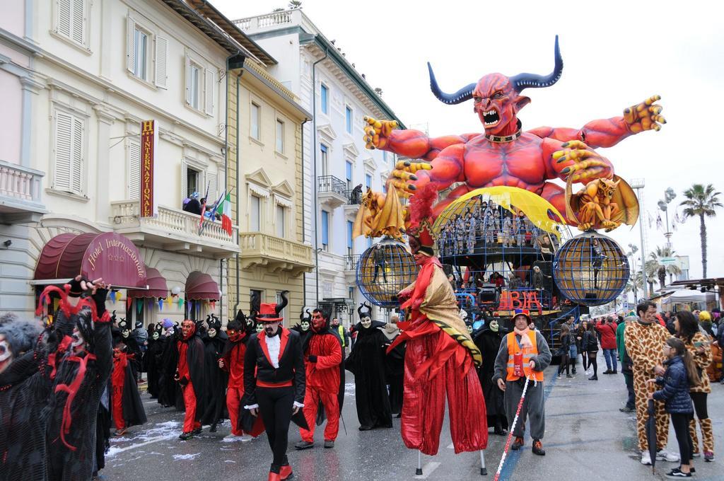 Hotel Internazionale فياريجيو المظهر الخارجي الصورة