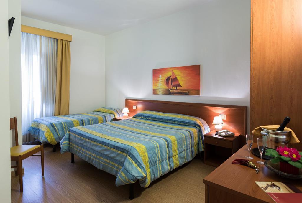 Hotel Internazionale فياريجيو المظهر الخارجي الصورة