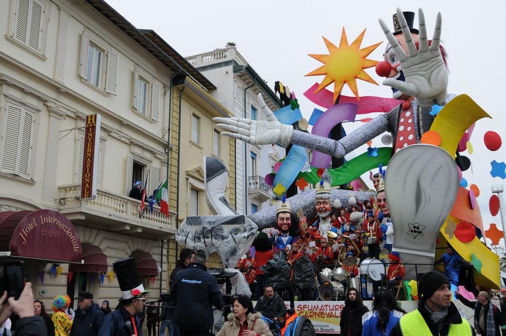 Hotel Internazionale فياريجيو المظهر الخارجي الصورة