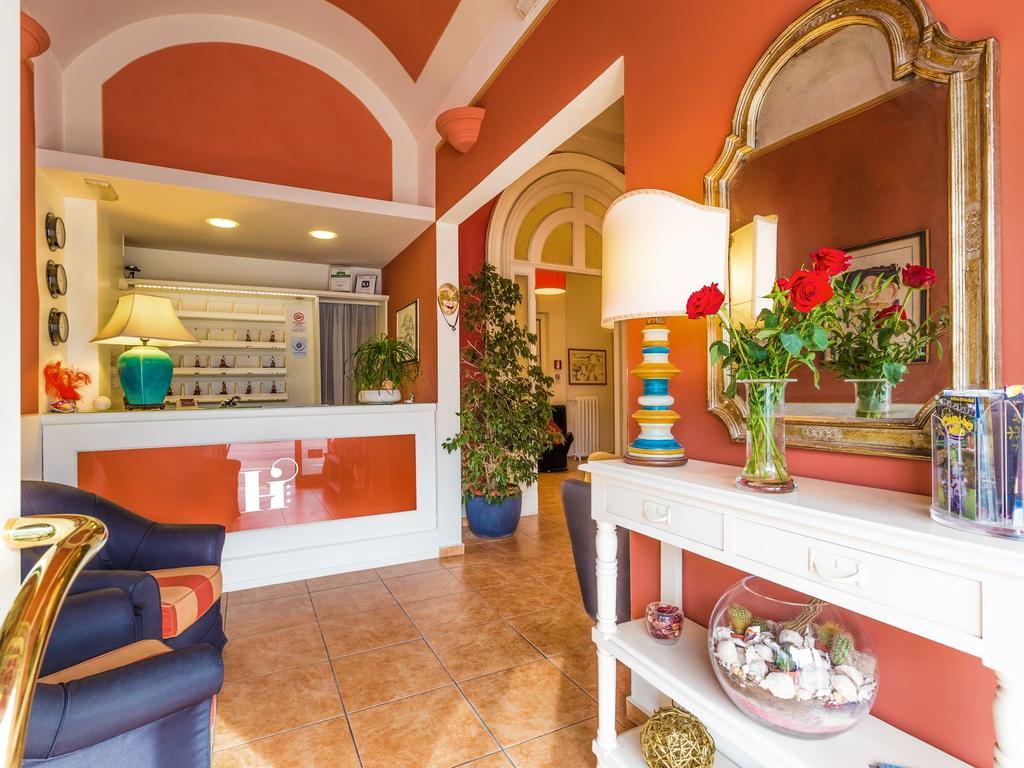 Hotel Internazionale فياريجيو المظهر الخارجي الصورة